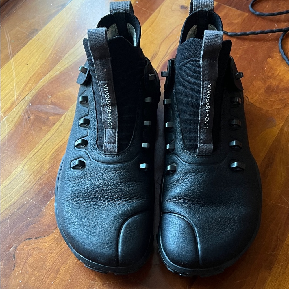 Vivo Barefoot Black Leather magma hiking boots 38 or 7-7.5